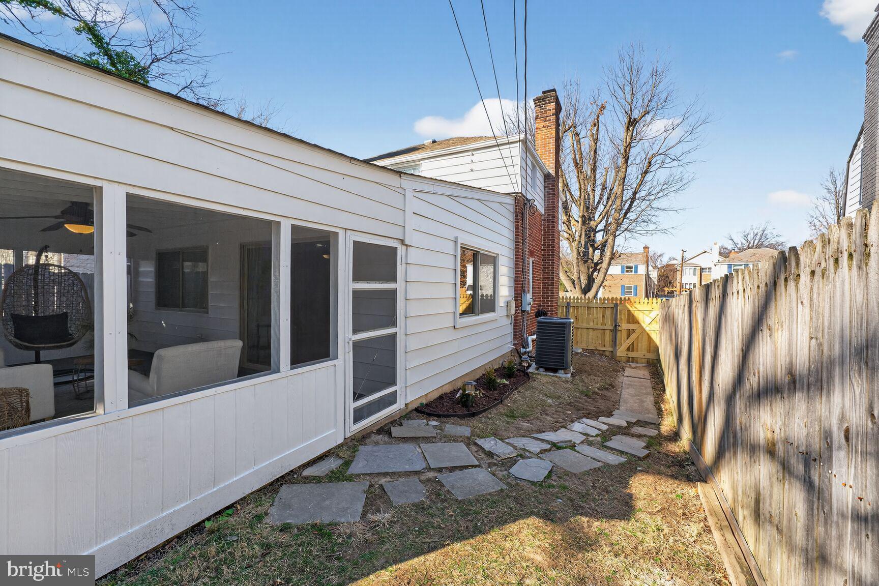 ARLINGTON HEIGHTS - Residential