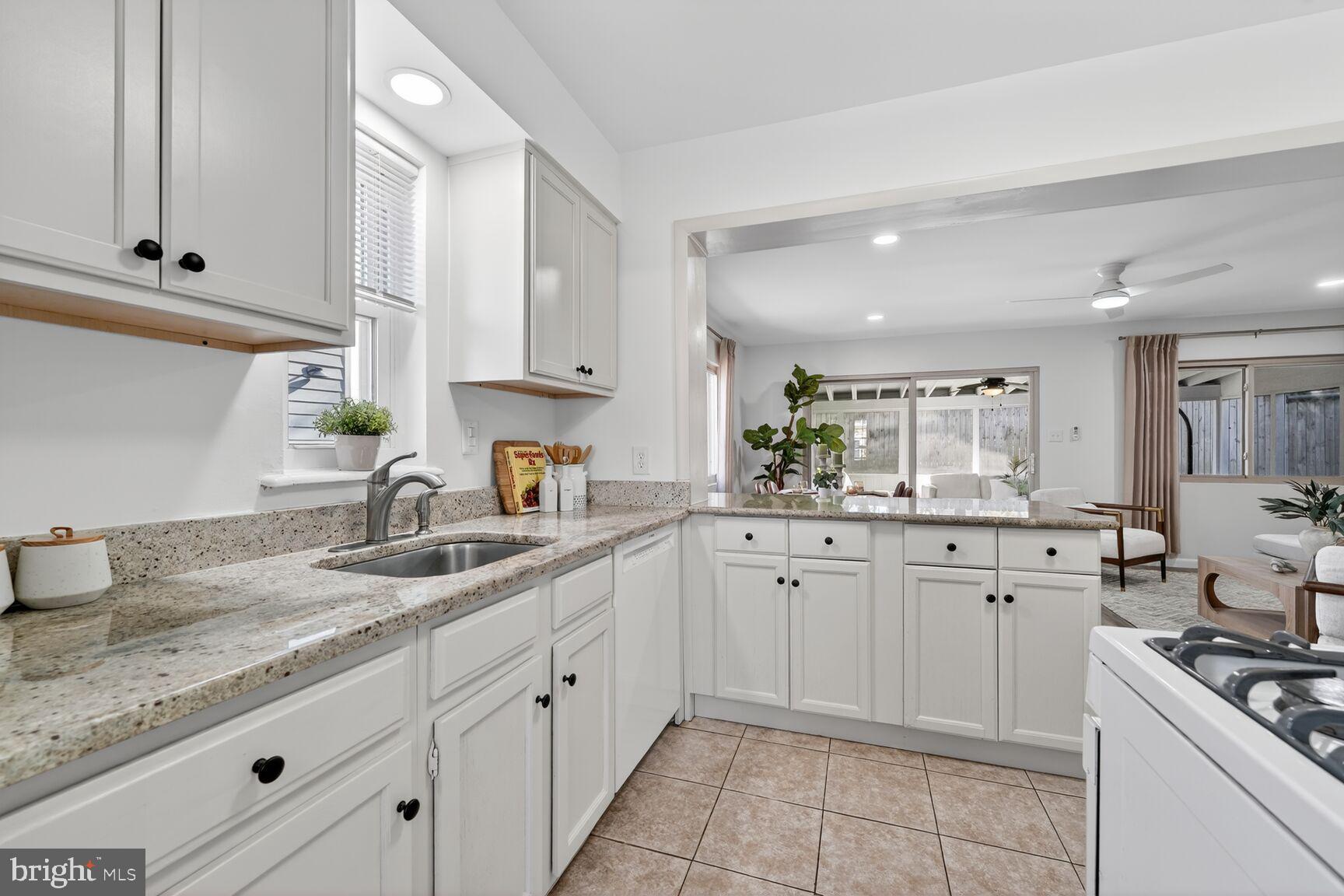 ARLINGTON HEIGHTS - Residential