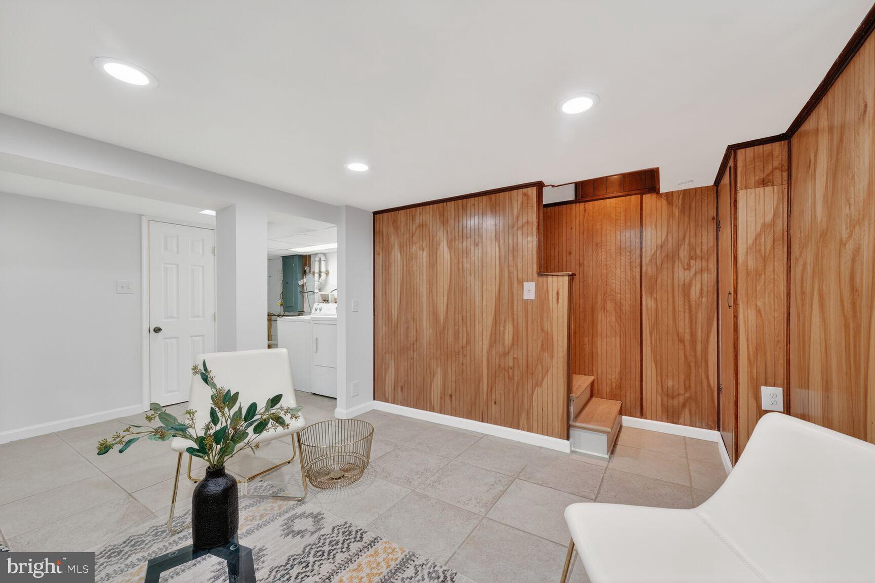 ARLINGTON HEIGHTS - Residential