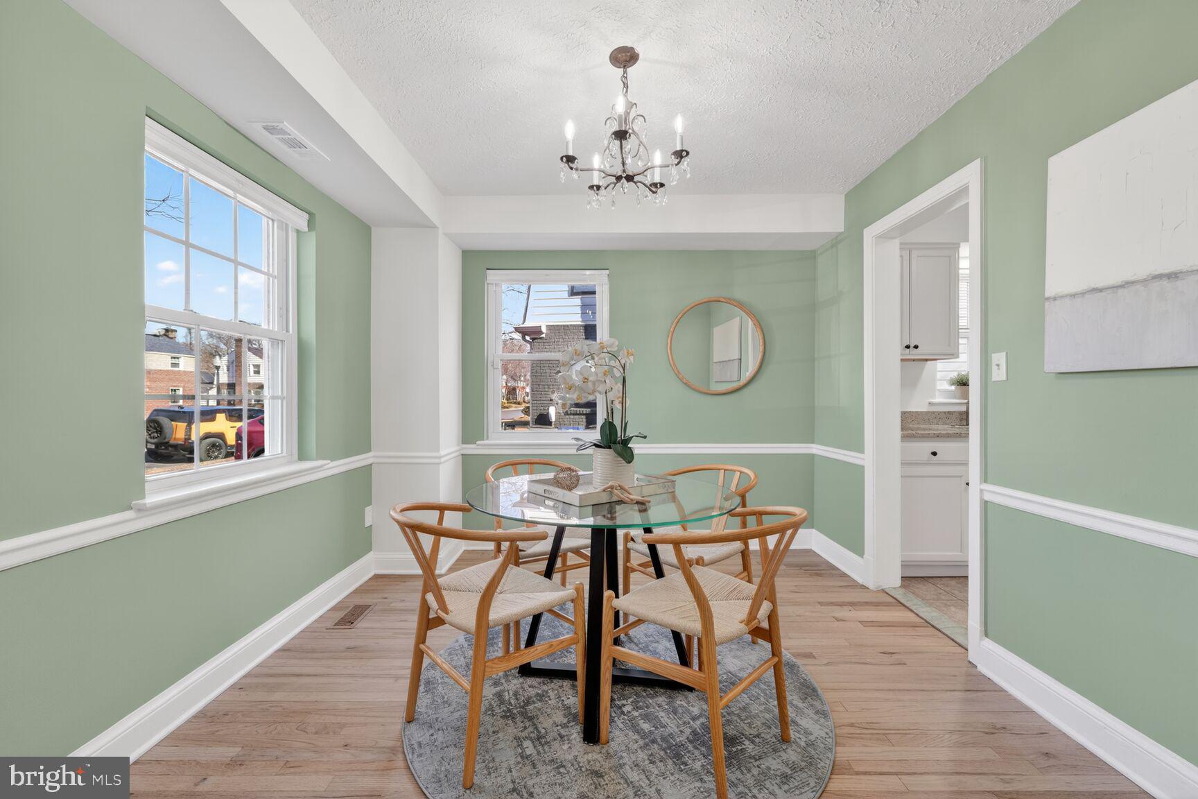 ARLINGTON HEIGHTS - Residential