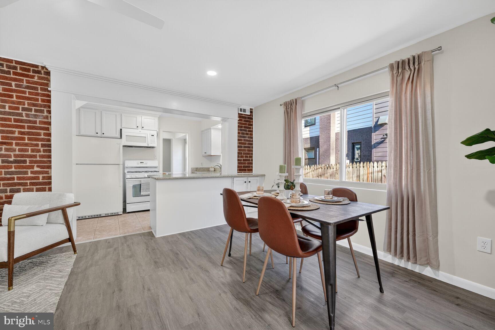 ARLINGTON HEIGHTS - Residential