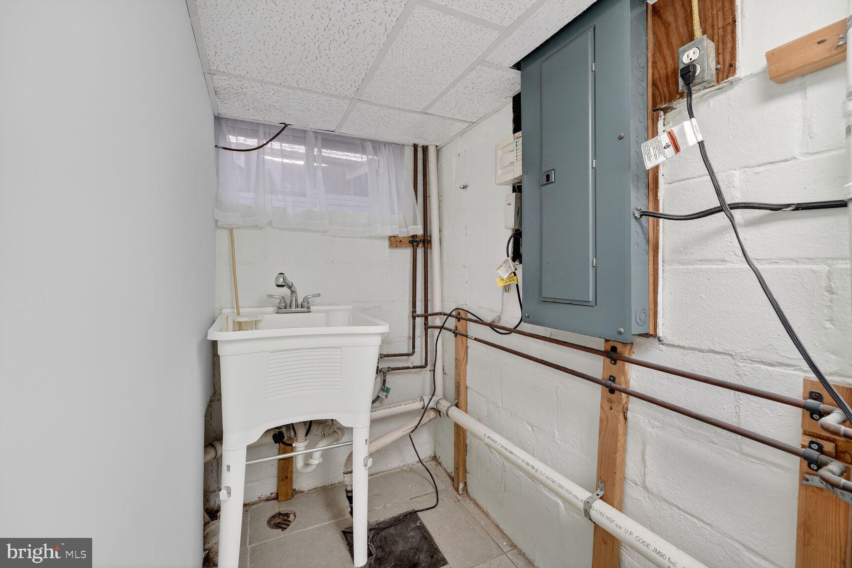 ARLINGTON HEIGHTS - Residential