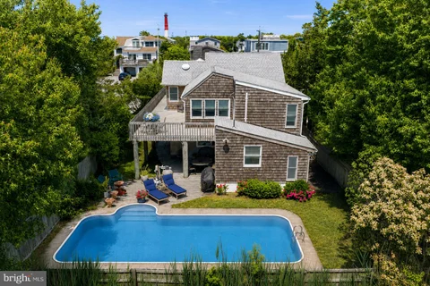 18 W 7th Street, Barnegat Light, NJ MLS: NJOC2042894