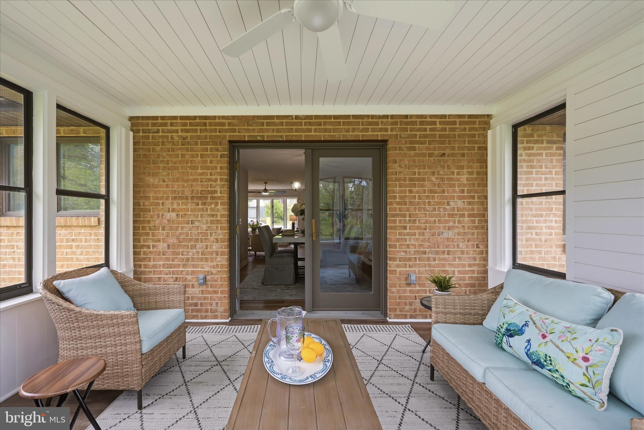 MOUNTAIN VIEW ACRES - Residential