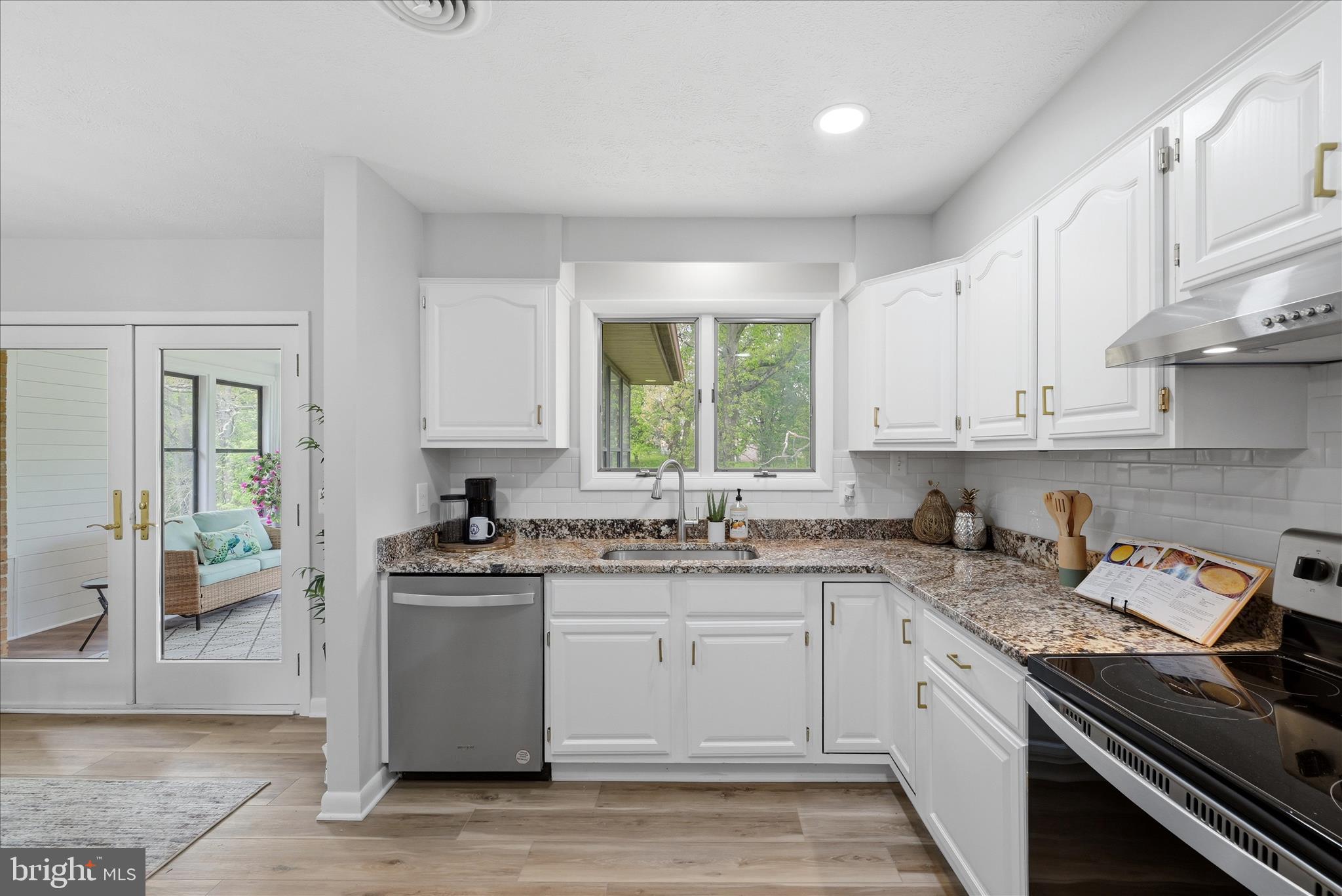 MOUNTAIN VIEW ACRES - Residential