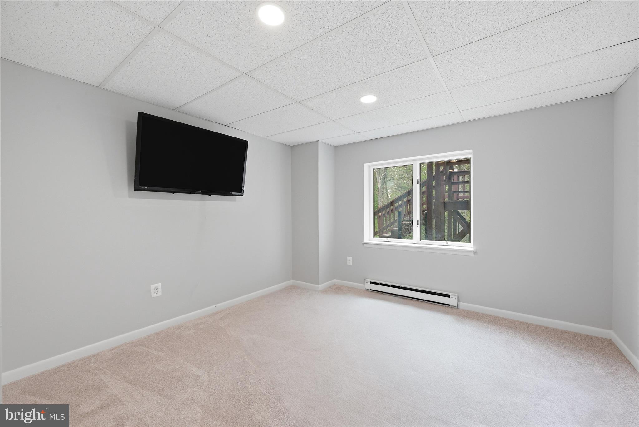 MOUNTAIN VIEW ACRES - Residential