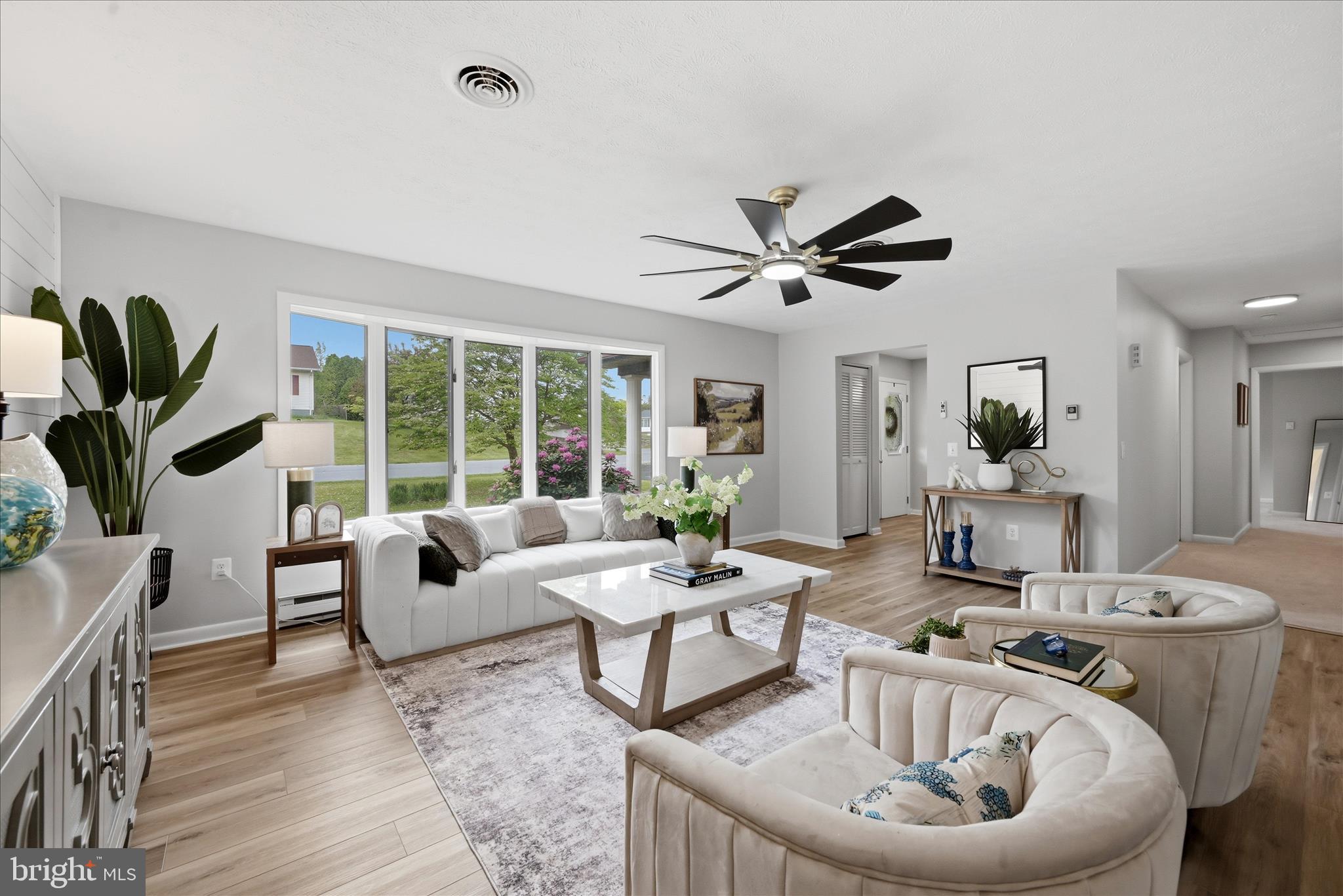 MOUNTAIN VIEW ACRES - Residential
