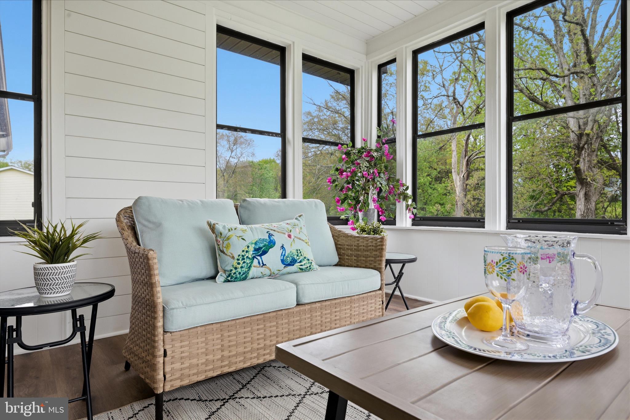 MOUNTAIN VIEW ACRES - Residential