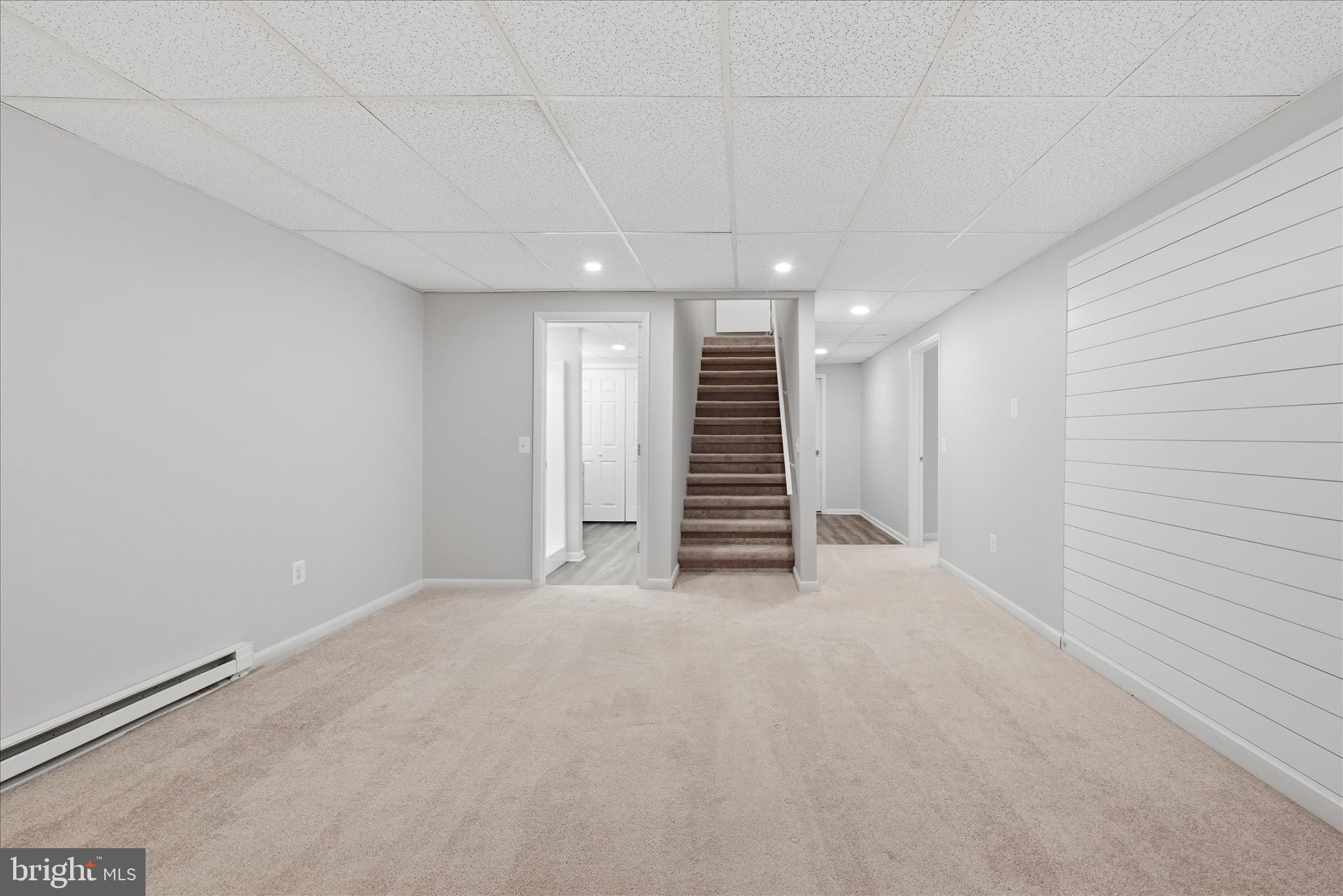 MOUNTAIN VIEW ACRES - Residential