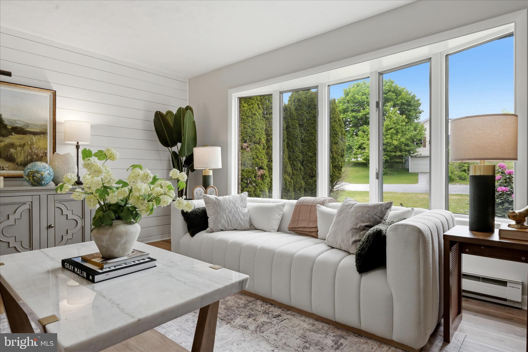 MOUNTAIN VIEW ACRES - Residential