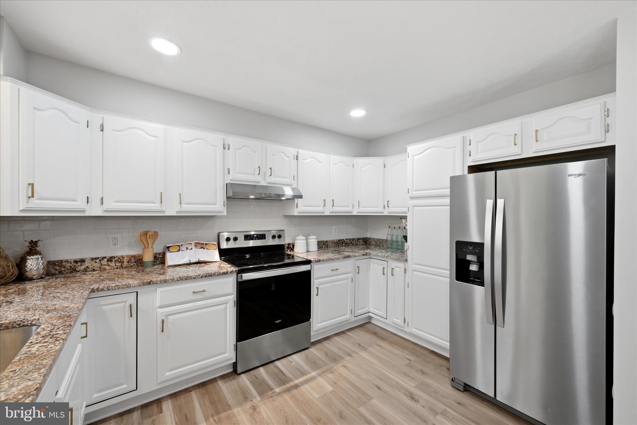 MOUNTAIN VIEW ACRES - Residential