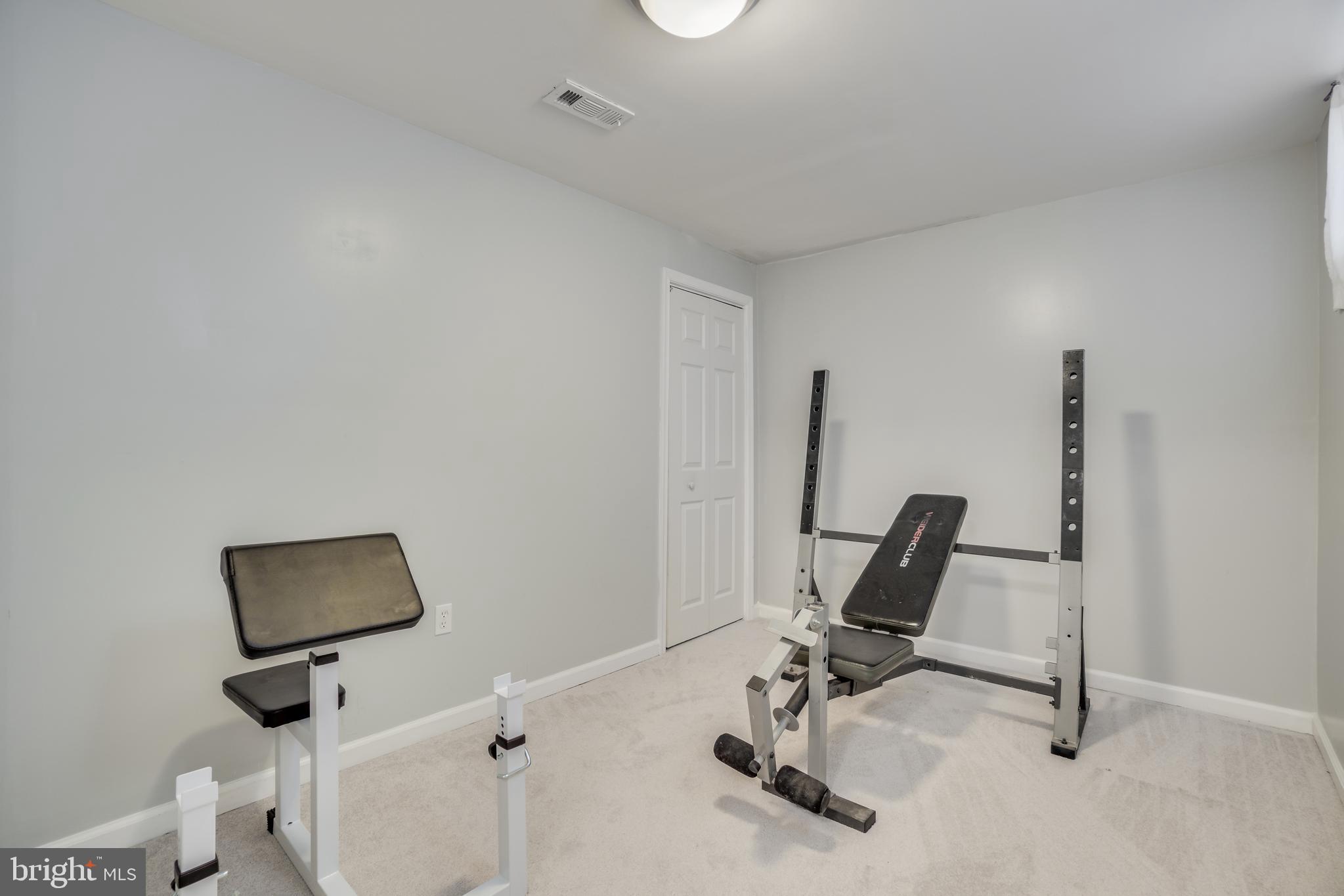 LONDON TOWNE - Residential