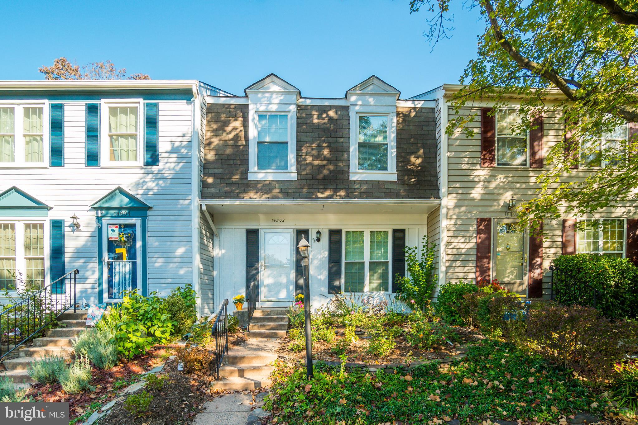 LONDON TOWNE - Residential