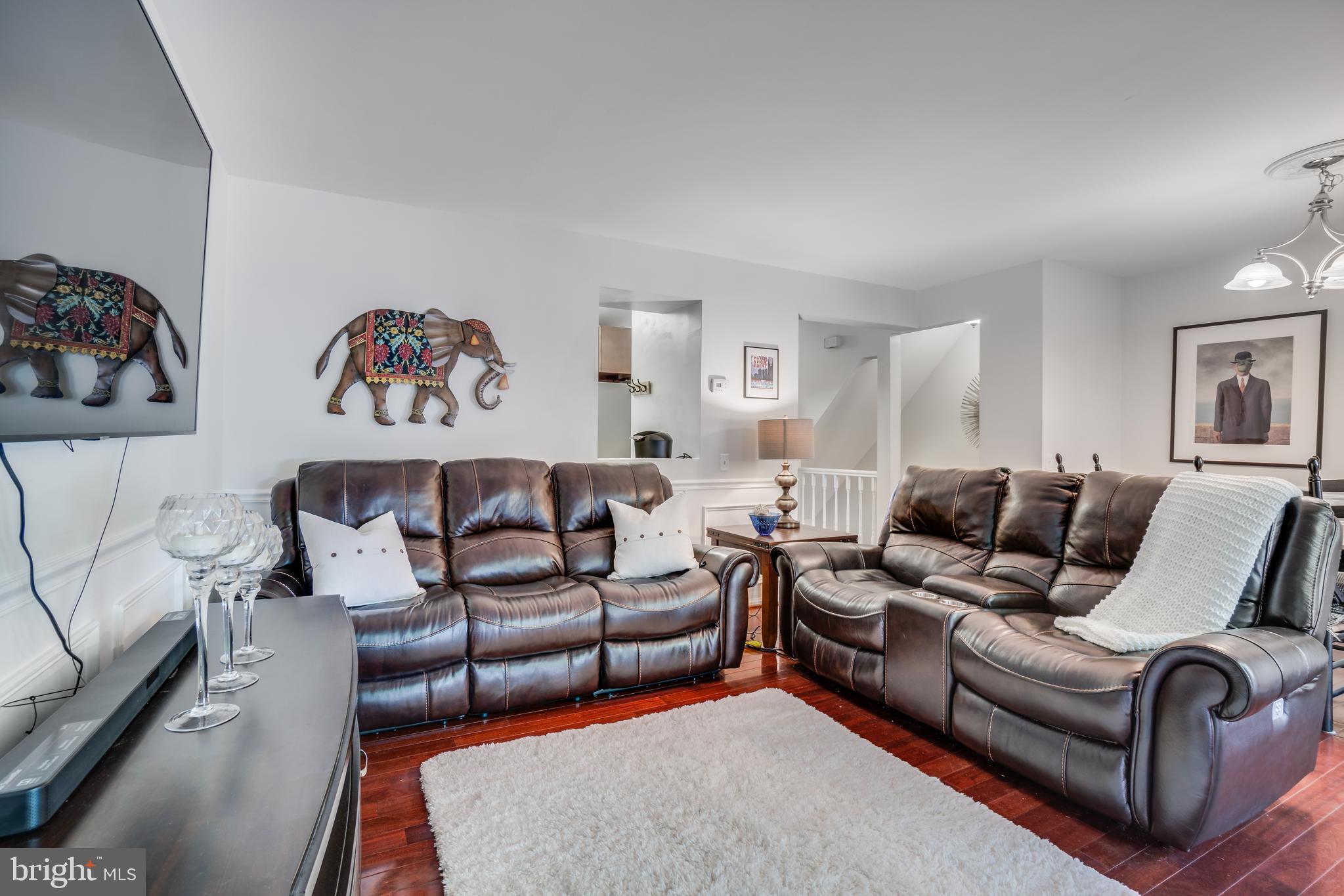 LONDON TOWNE - Residential