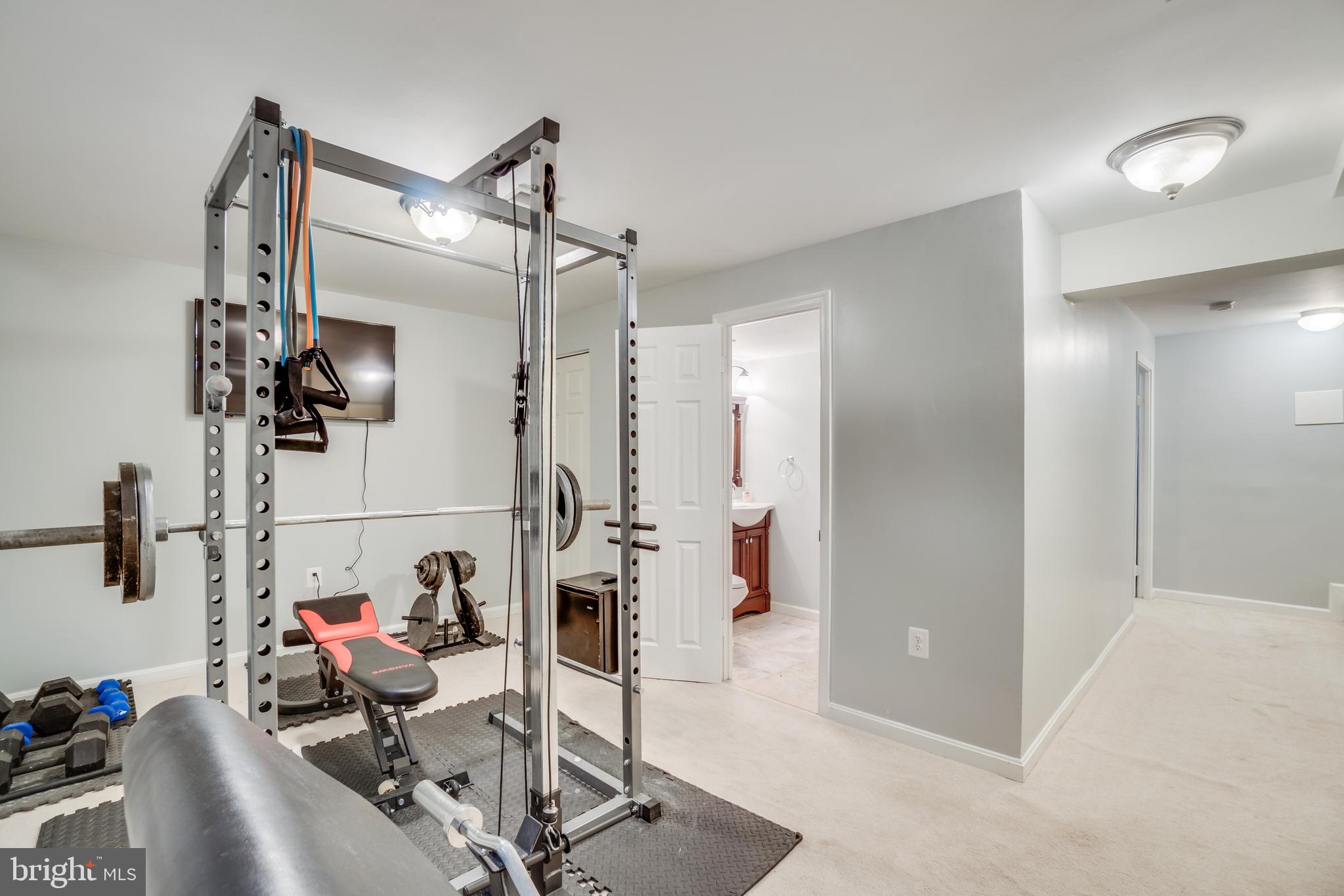 LONDON TOWNE - Residential