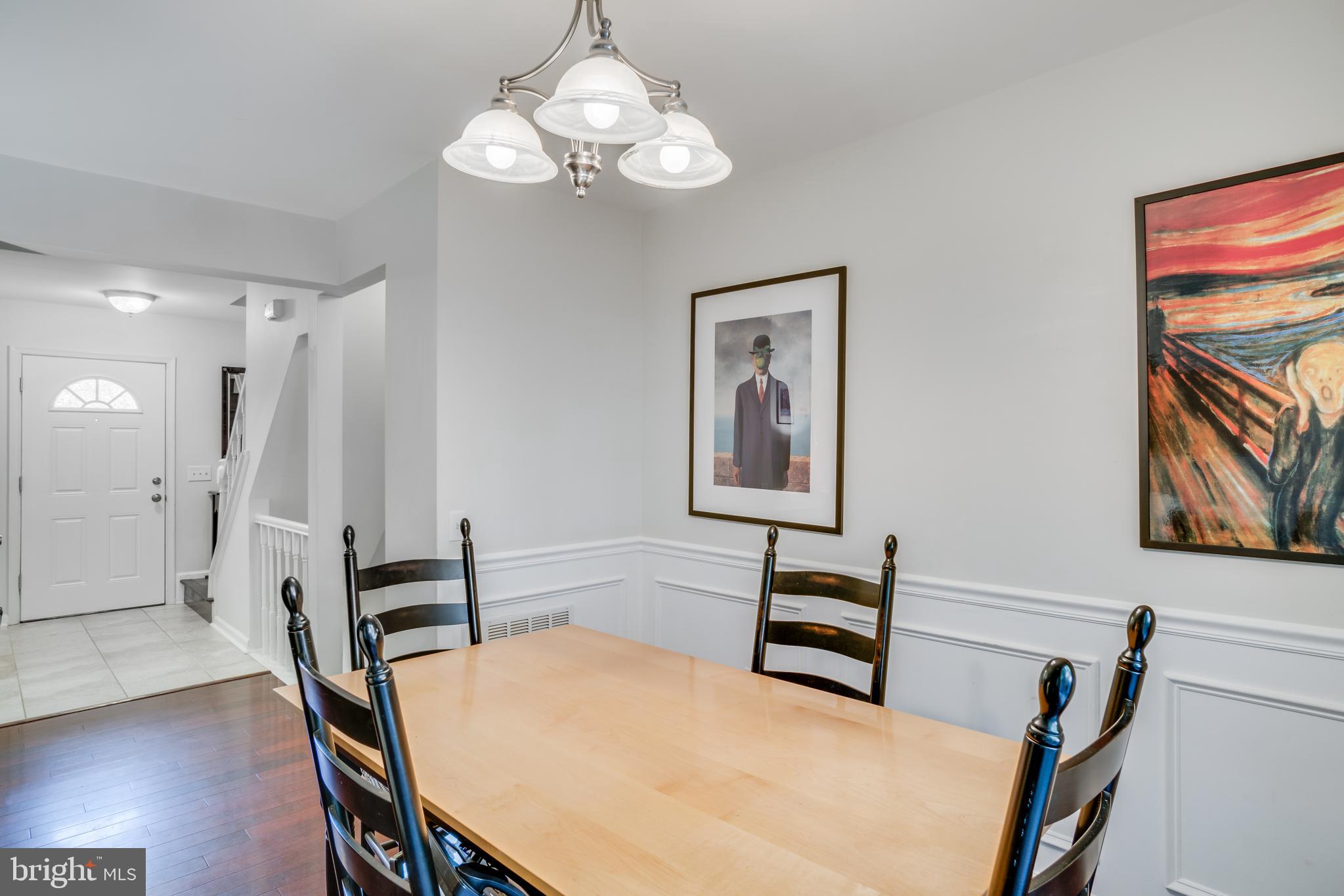 LONDON TOWNE - Residential