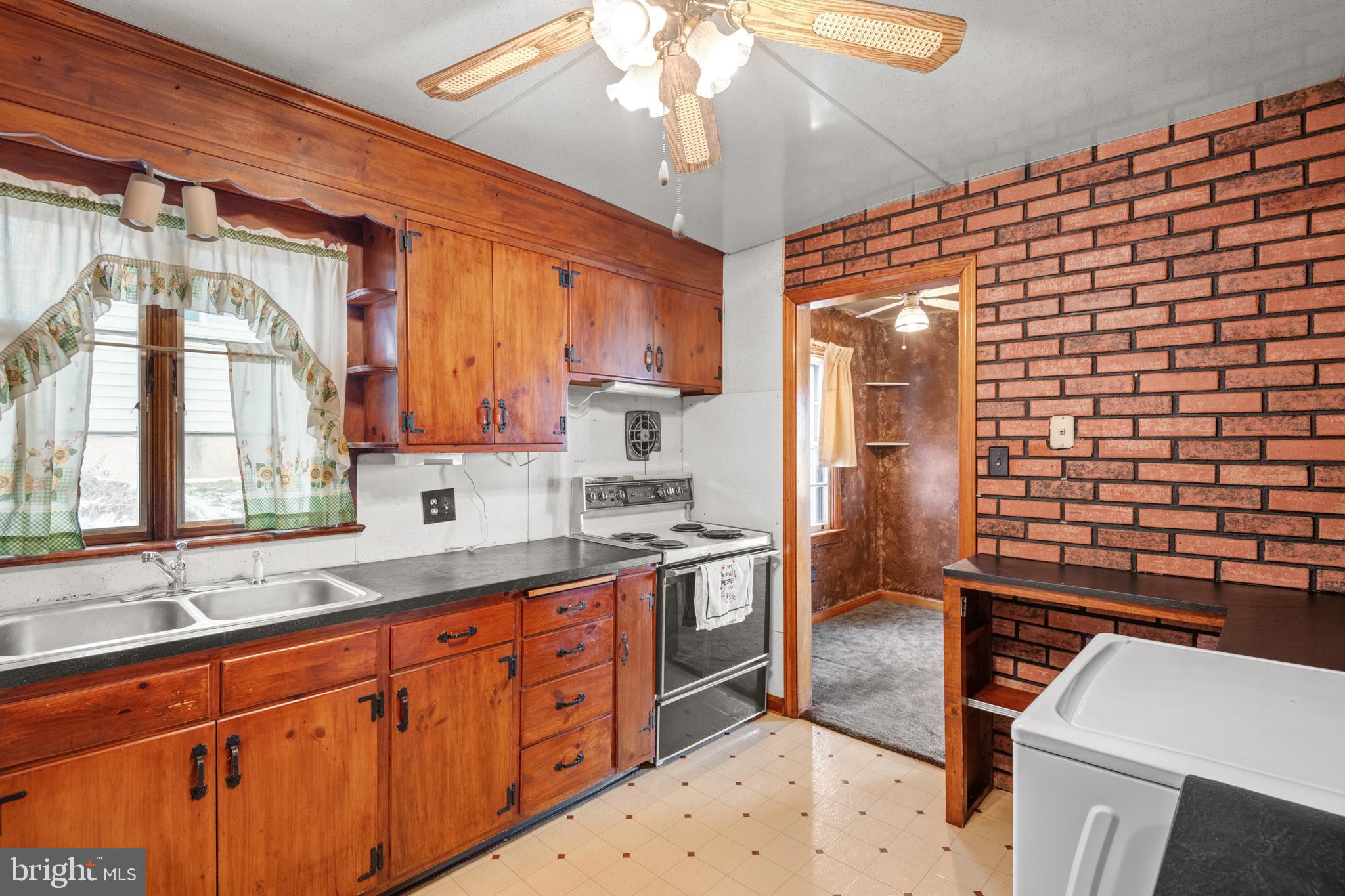 ELIZABETHTOWN BOROUGH - Residential