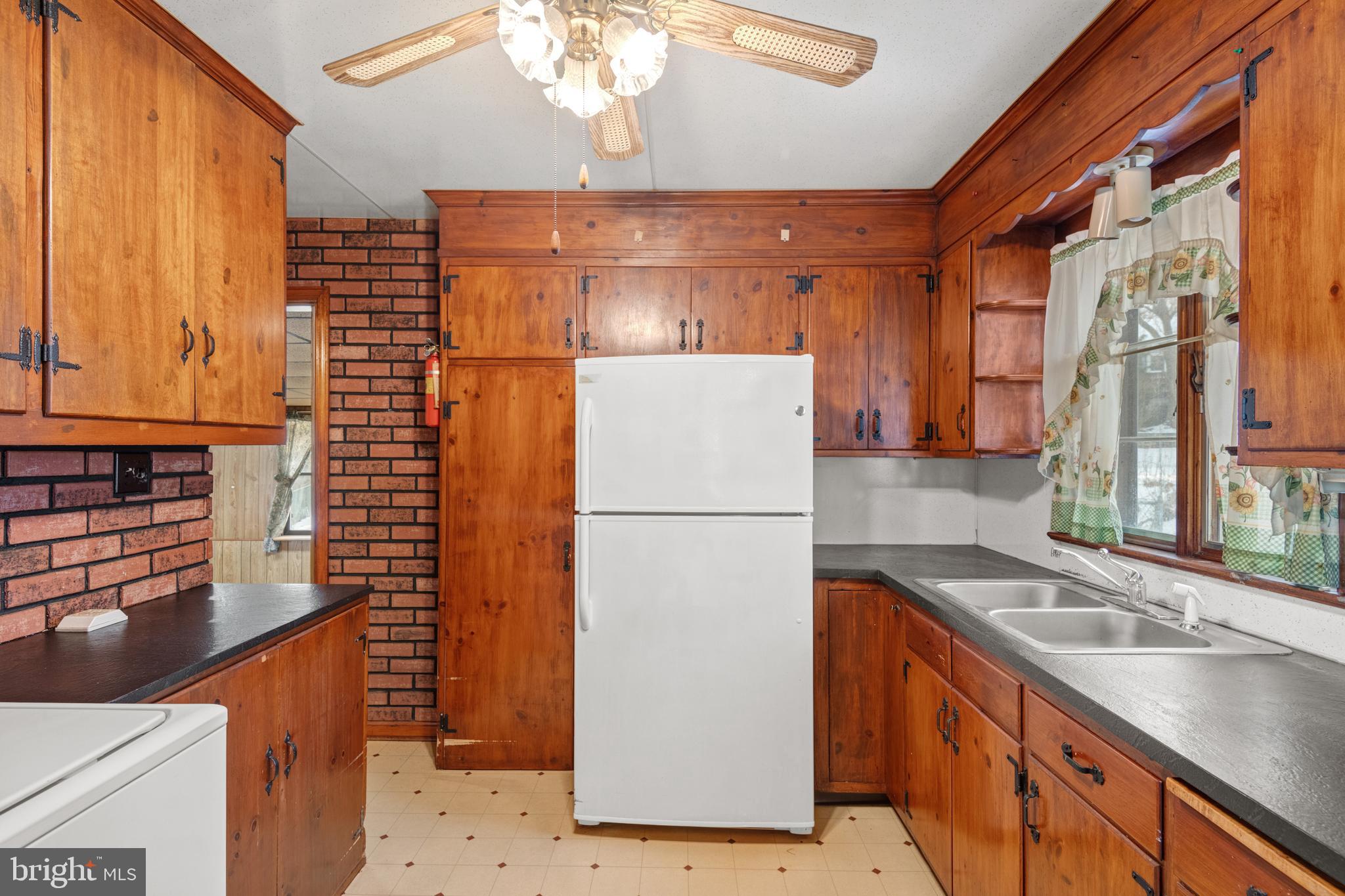 ELIZABETHTOWN BOROUGH - Residential