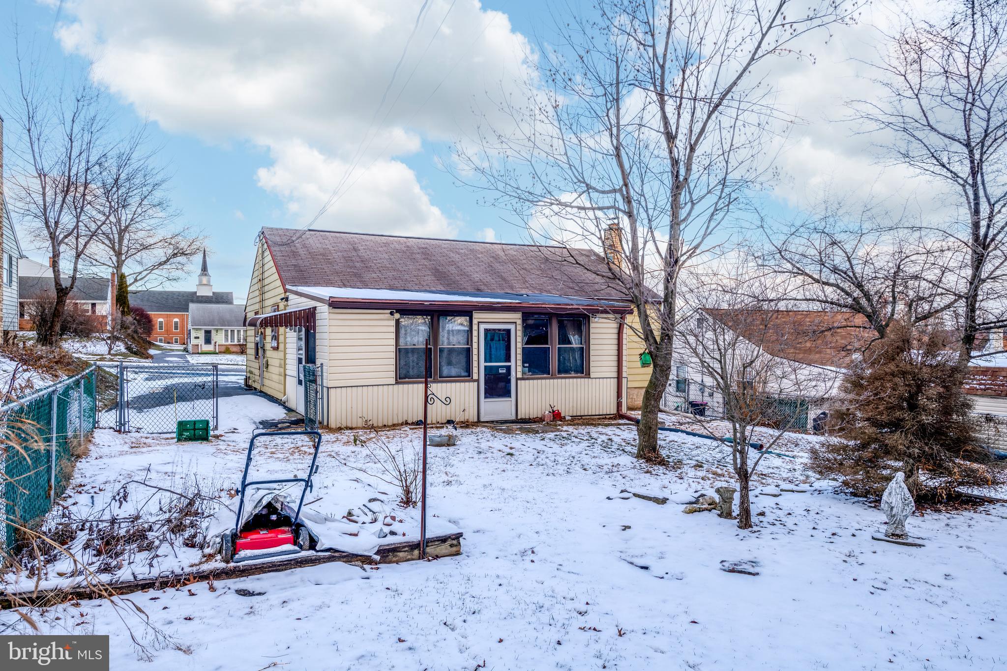 ELIZABETHTOWN BOROUGH - Residential