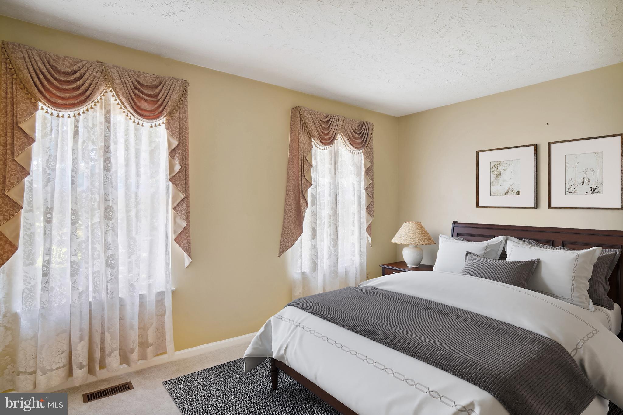 NORTH SHERWOOD FOREST - Residential