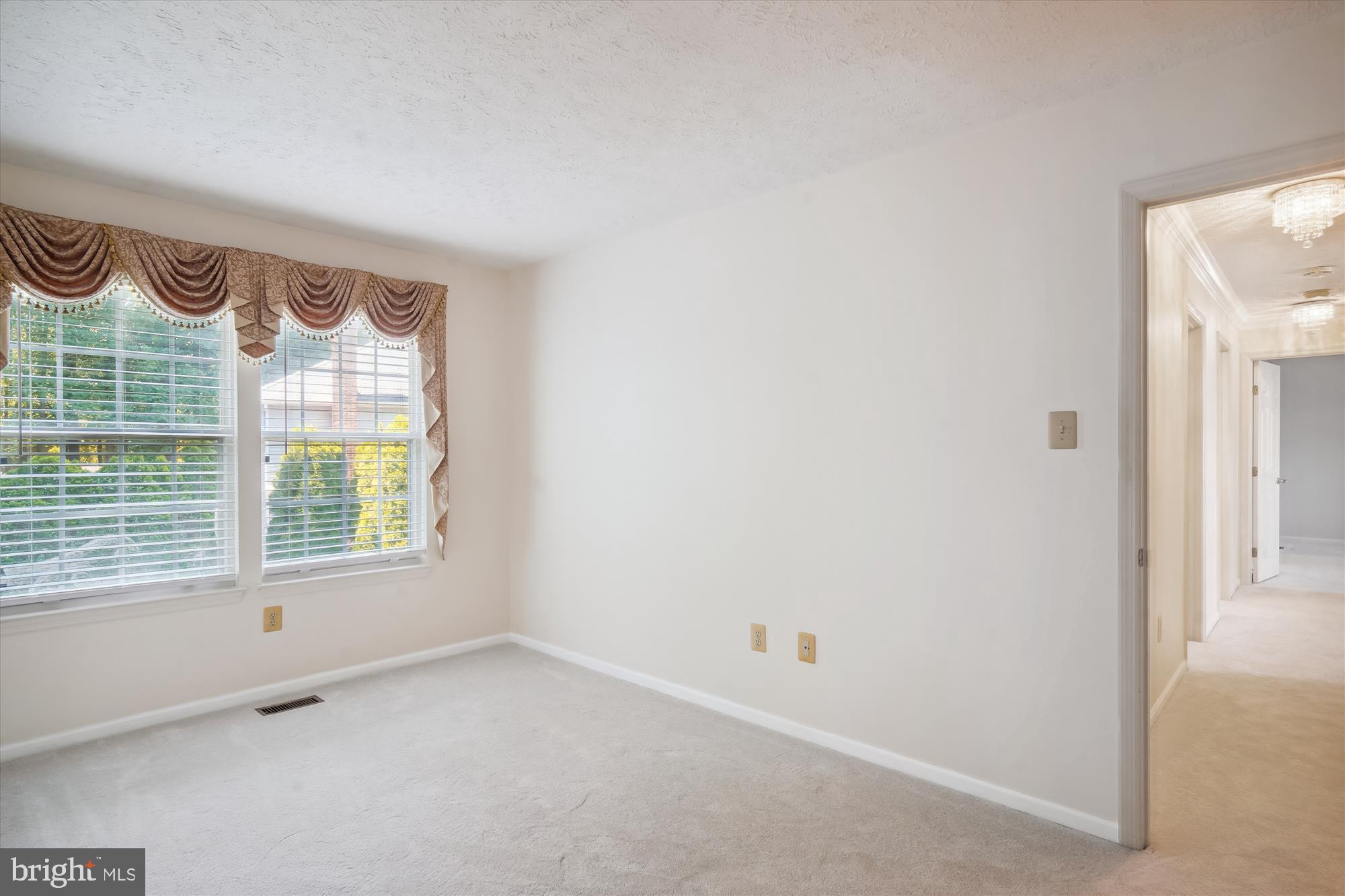 NORTH SHERWOOD FOREST - Residential