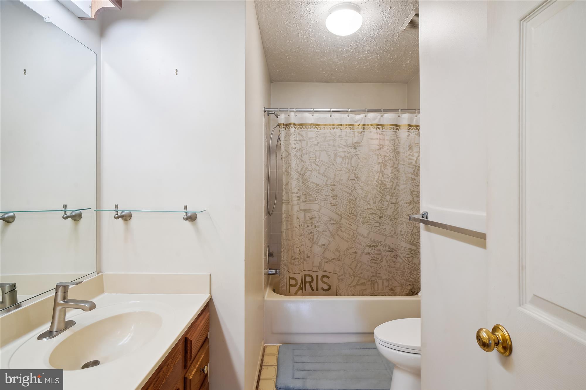 NORTH SHERWOOD FOREST - Residential