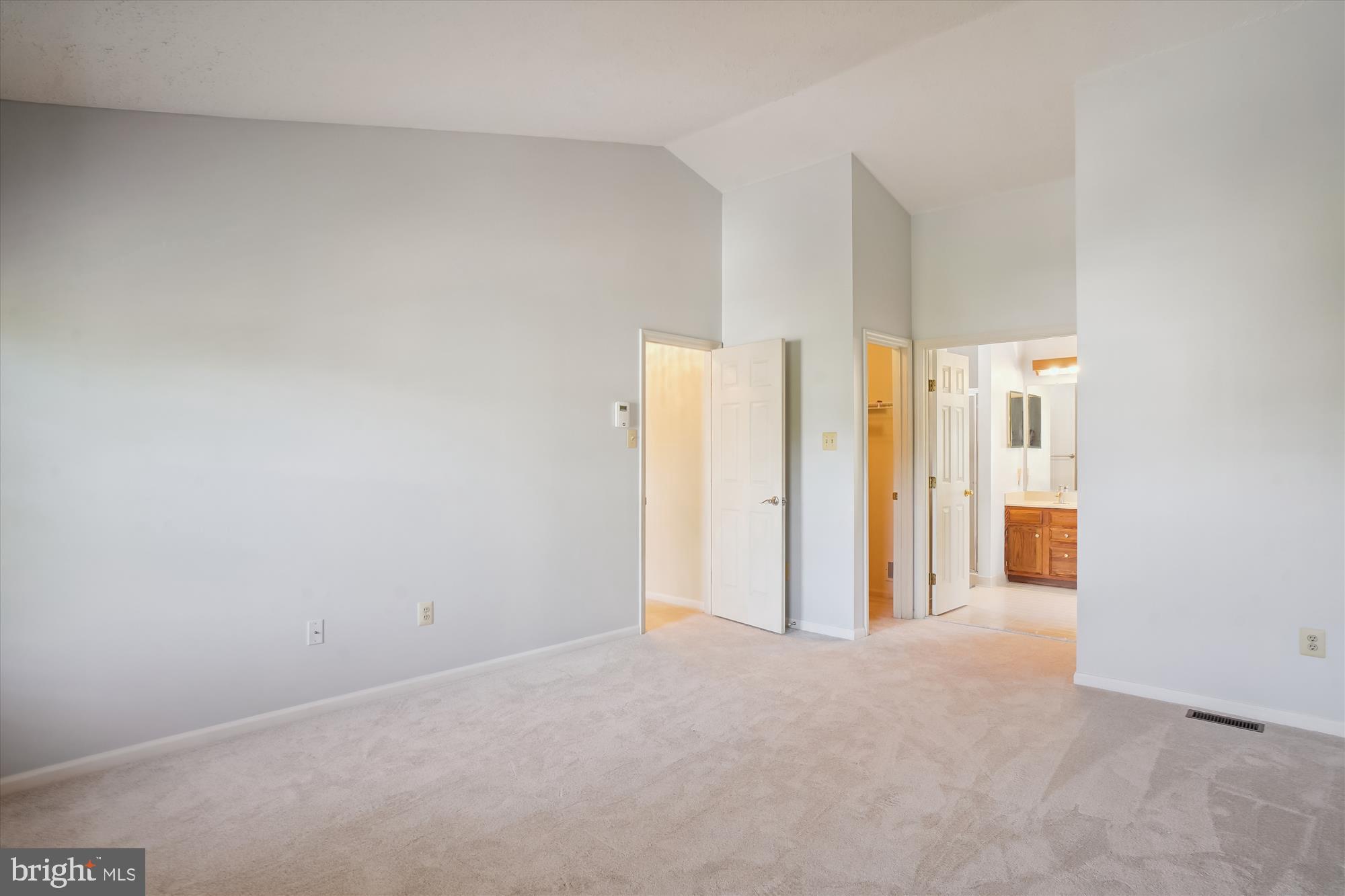 NORTH SHERWOOD FOREST - Residential