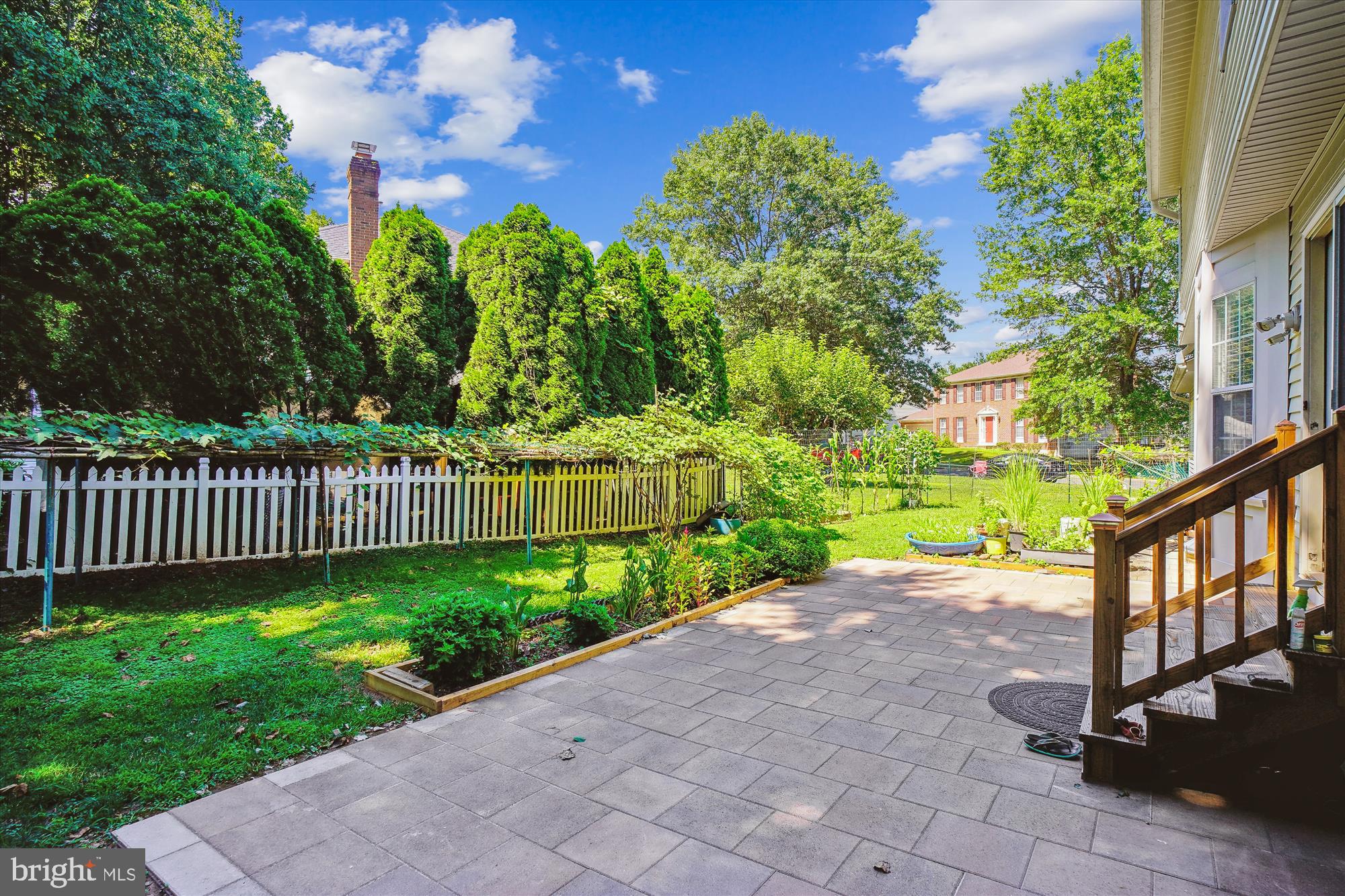 NORTH SHERWOOD FOREST - Residential