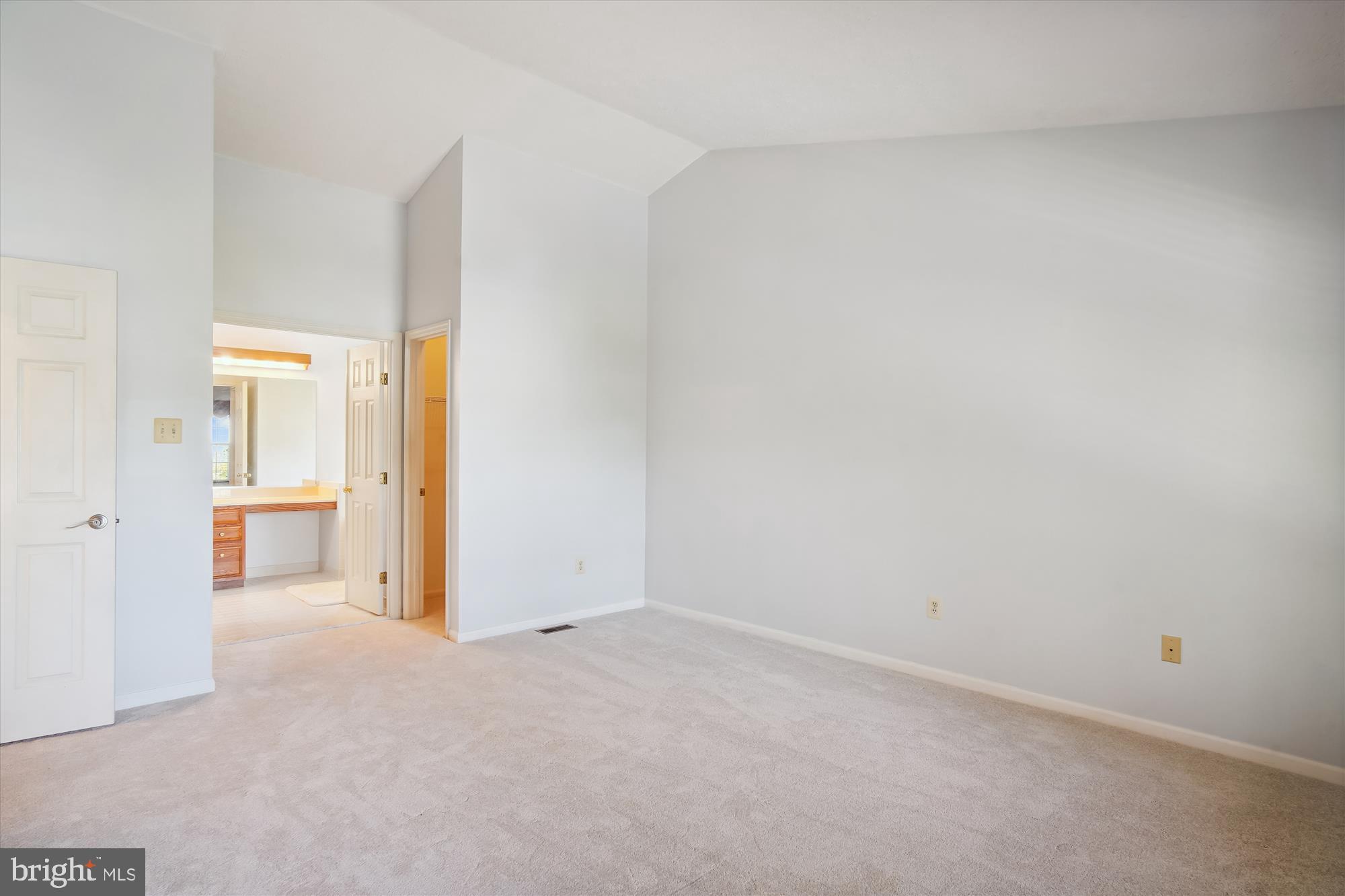 NORTH SHERWOOD FOREST - Residential