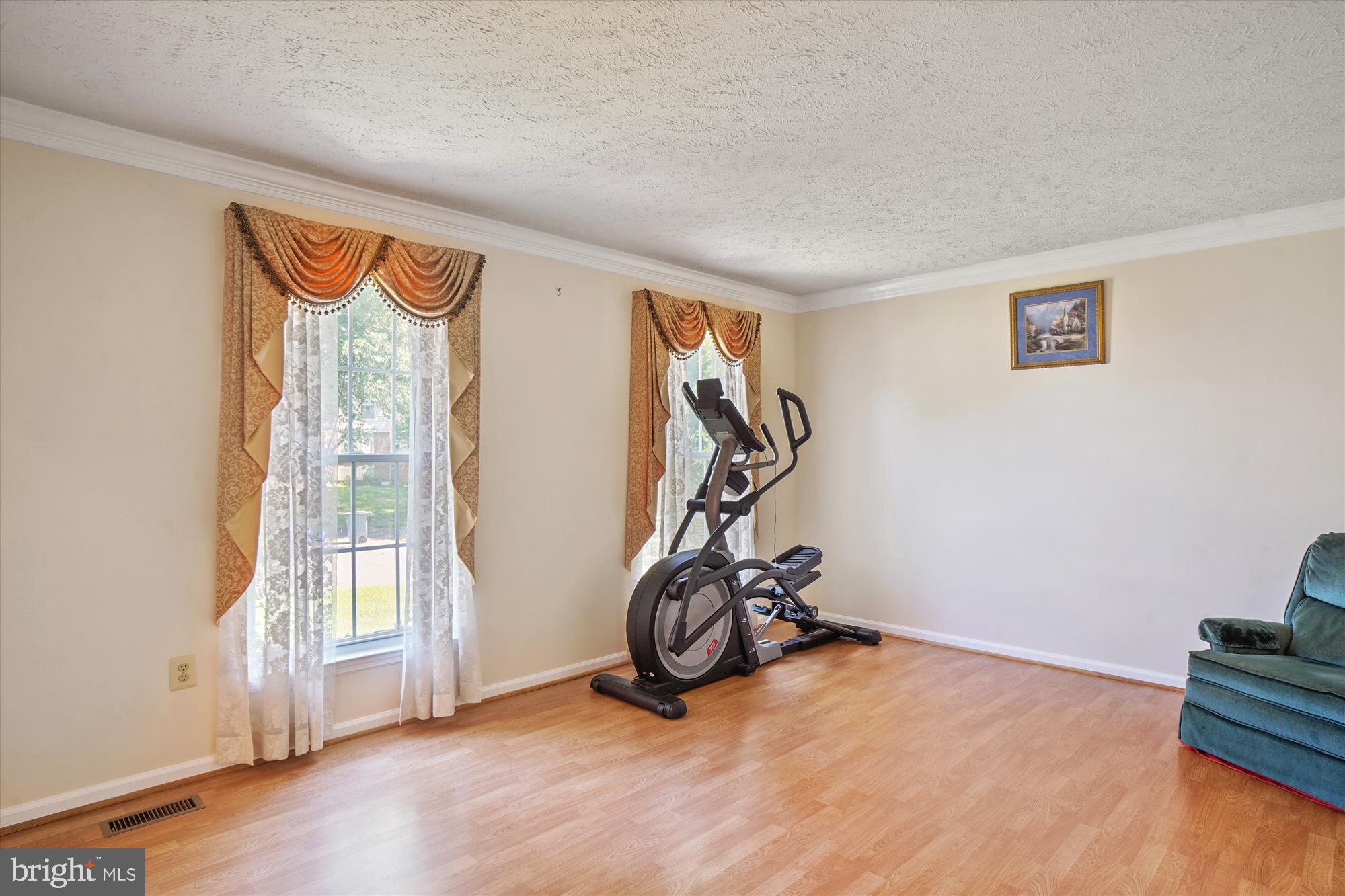 NORTH SHERWOOD FOREST - Residential