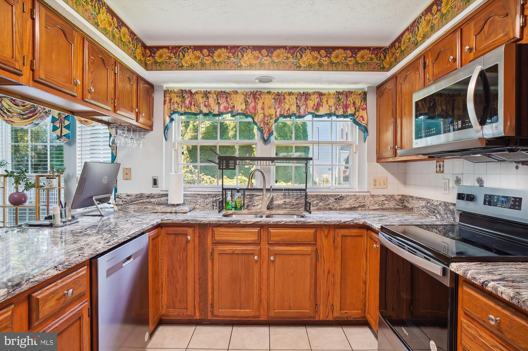 NORTH SHERWOOD FOREST - Residential