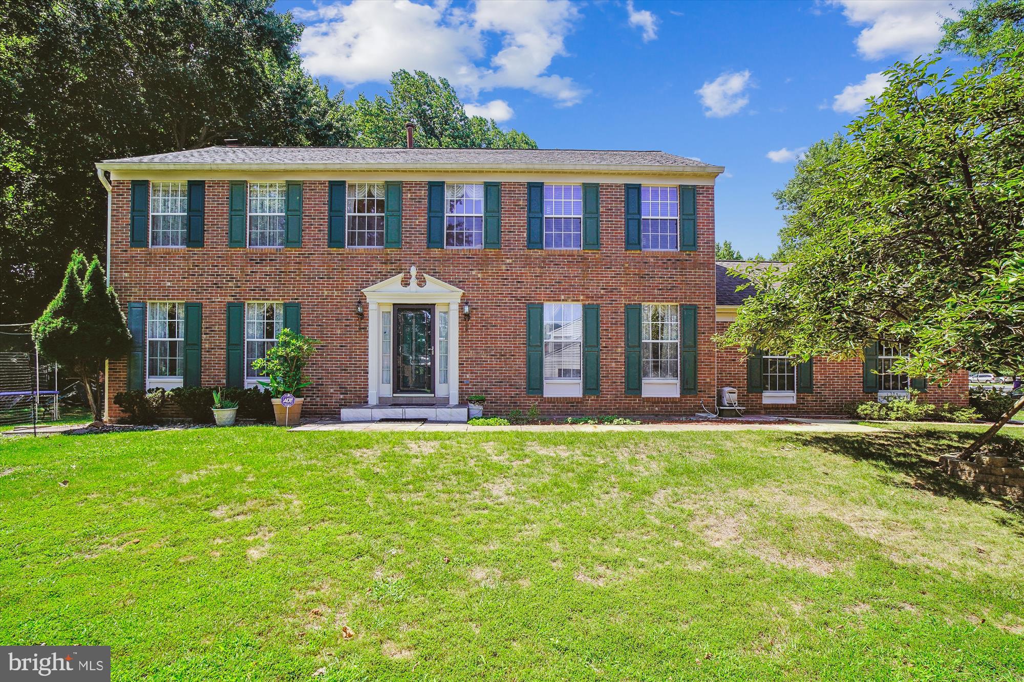 NORTH SHERWOOD FOREST - Residential