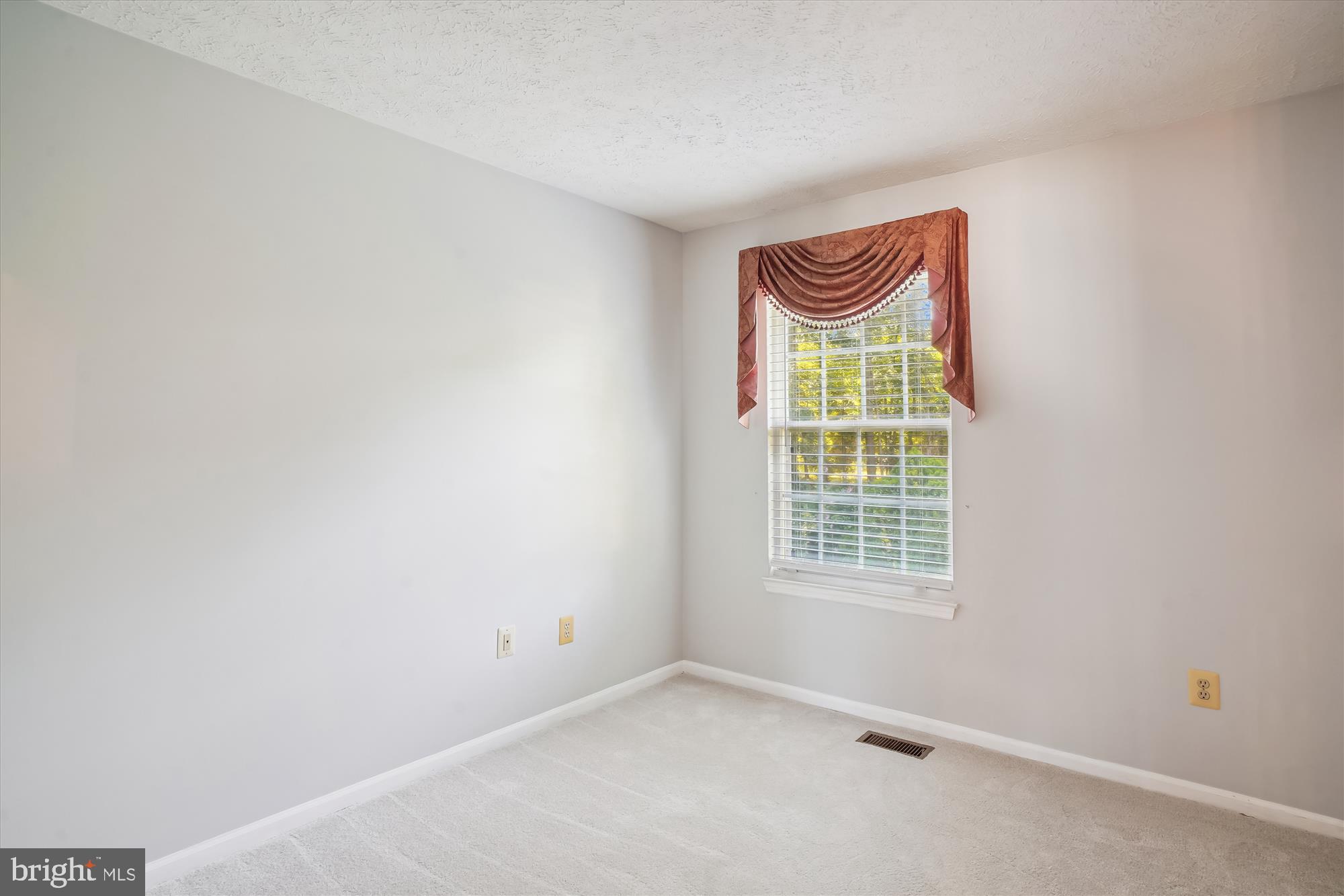 NORTH SHERWOOD FOREST - Residential