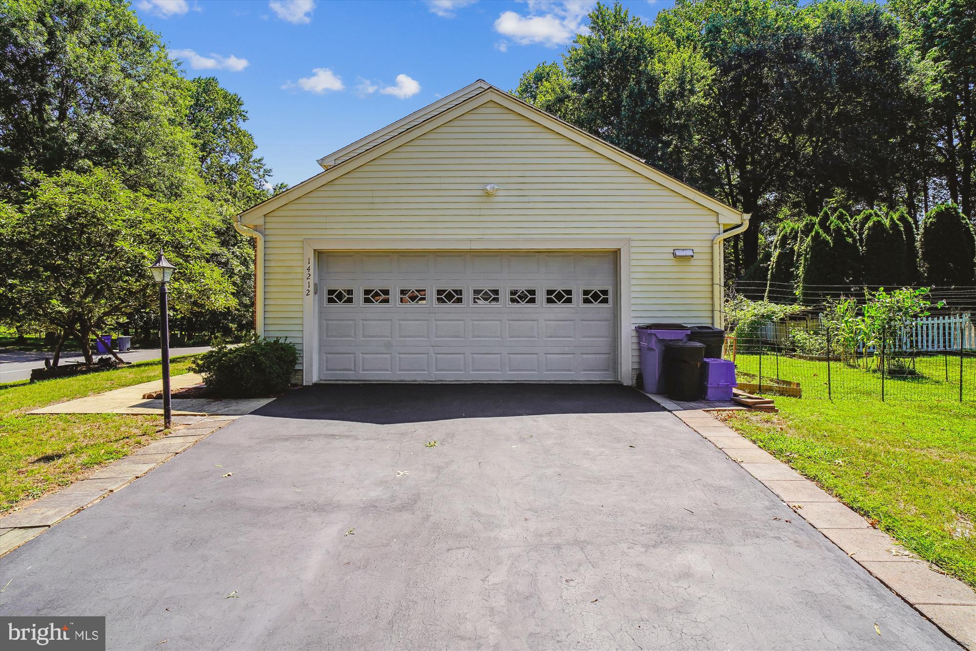 NORTH SHERWOOD FOREST - Residential