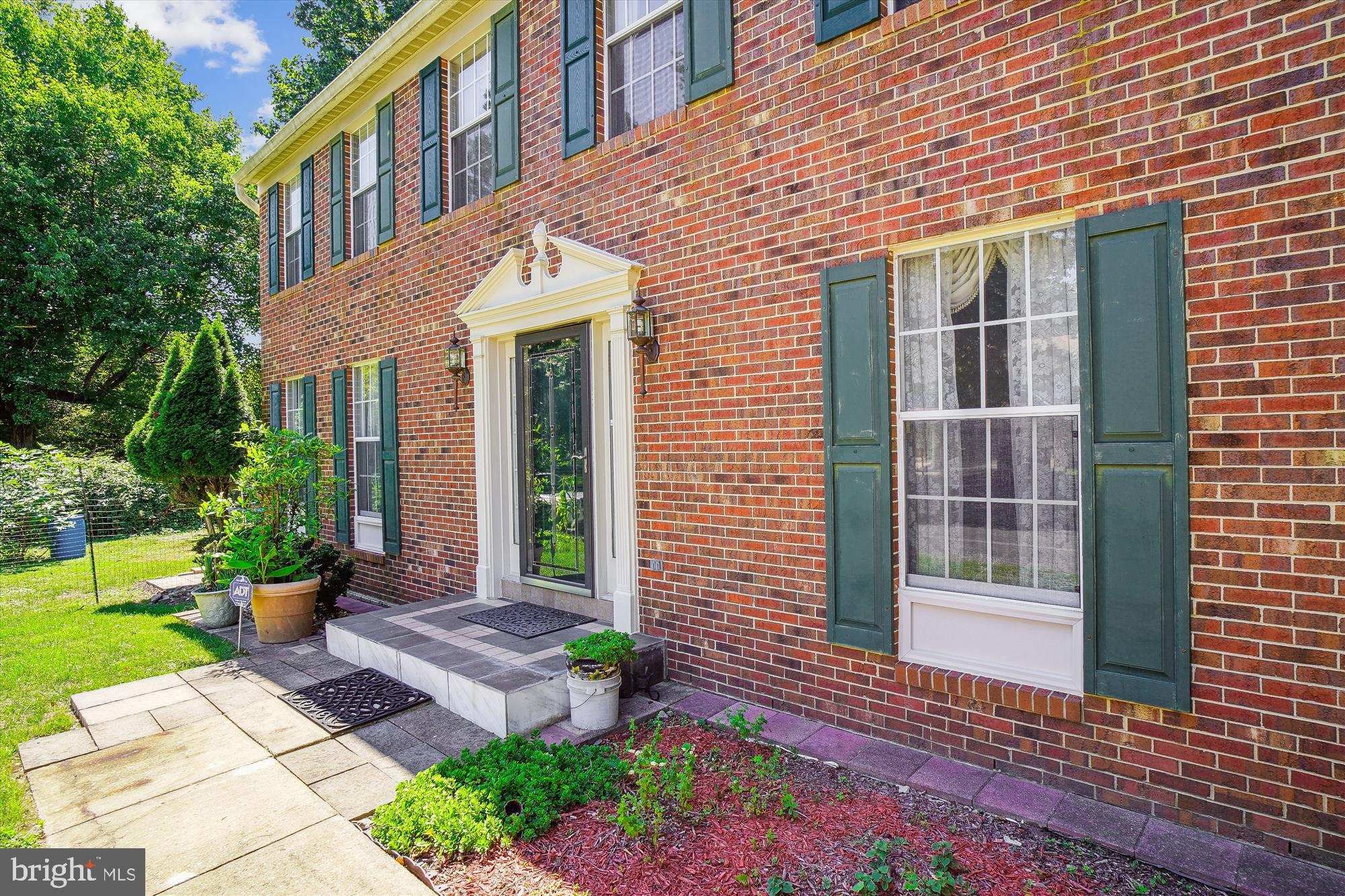 NORTH SHERWOOD FOREST - Residential