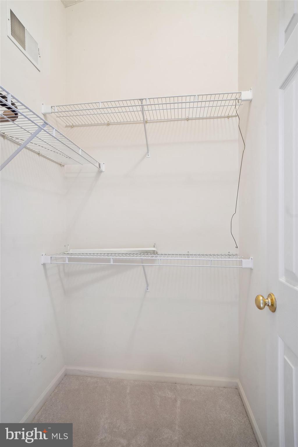 NORTH SHERWOOD FOREST - Residential