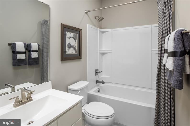 LAKE LINGANORE EAGLEHEAD - Residential