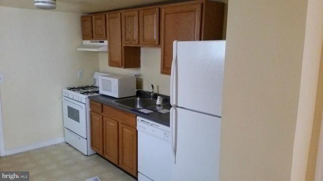 HOLLINS MARKET - Residential