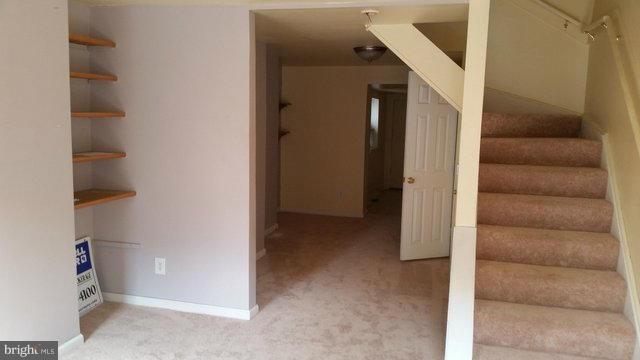 HOLLINS MARKET - Residential