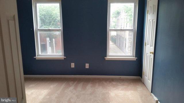 HOLLINS MARKET - Residential