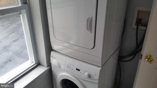 HOLLINS MARKET - Residential