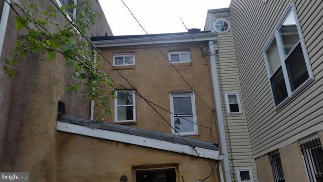 HOLLINS MARKET - Residential