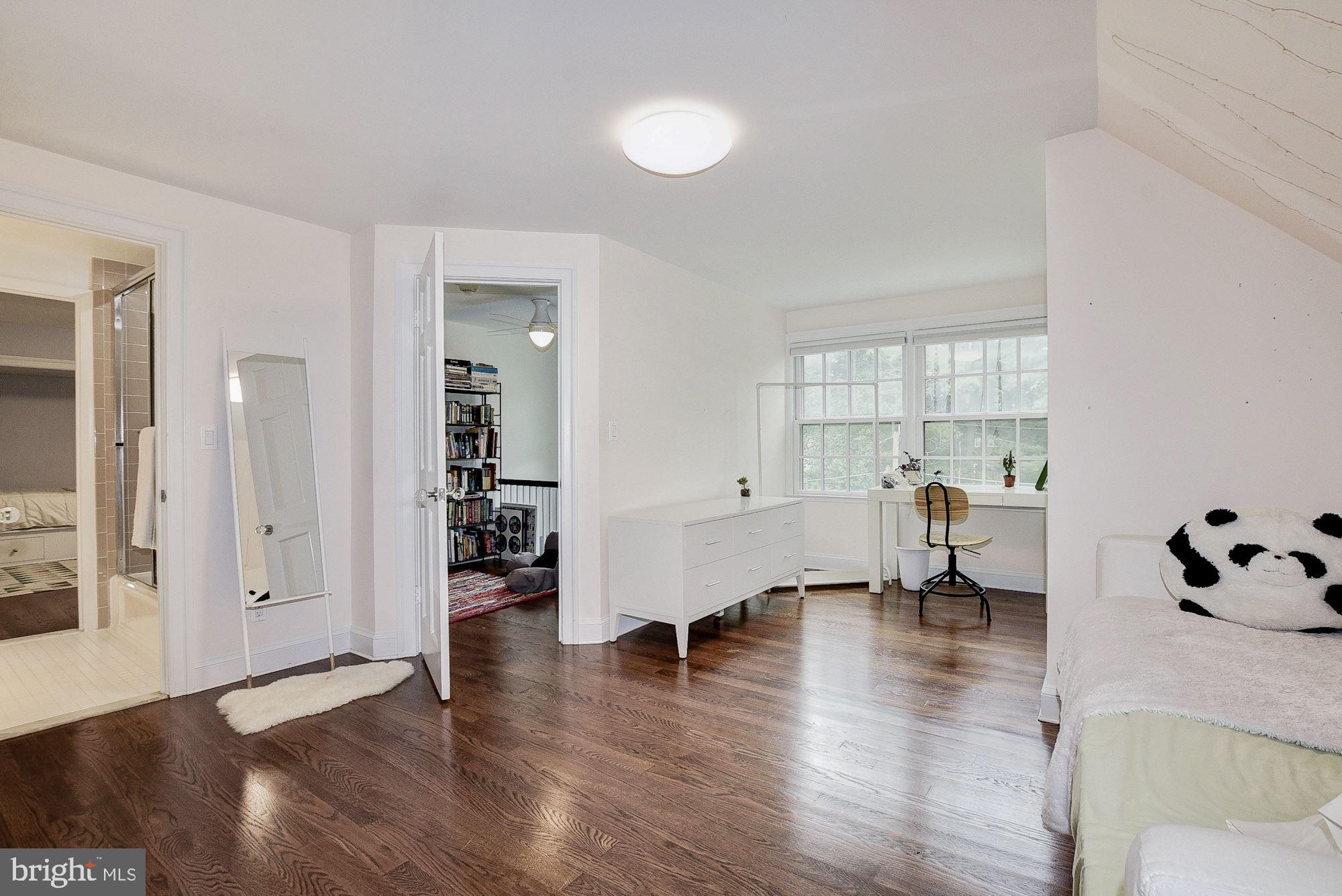 CLEVELAND PARK - Residential