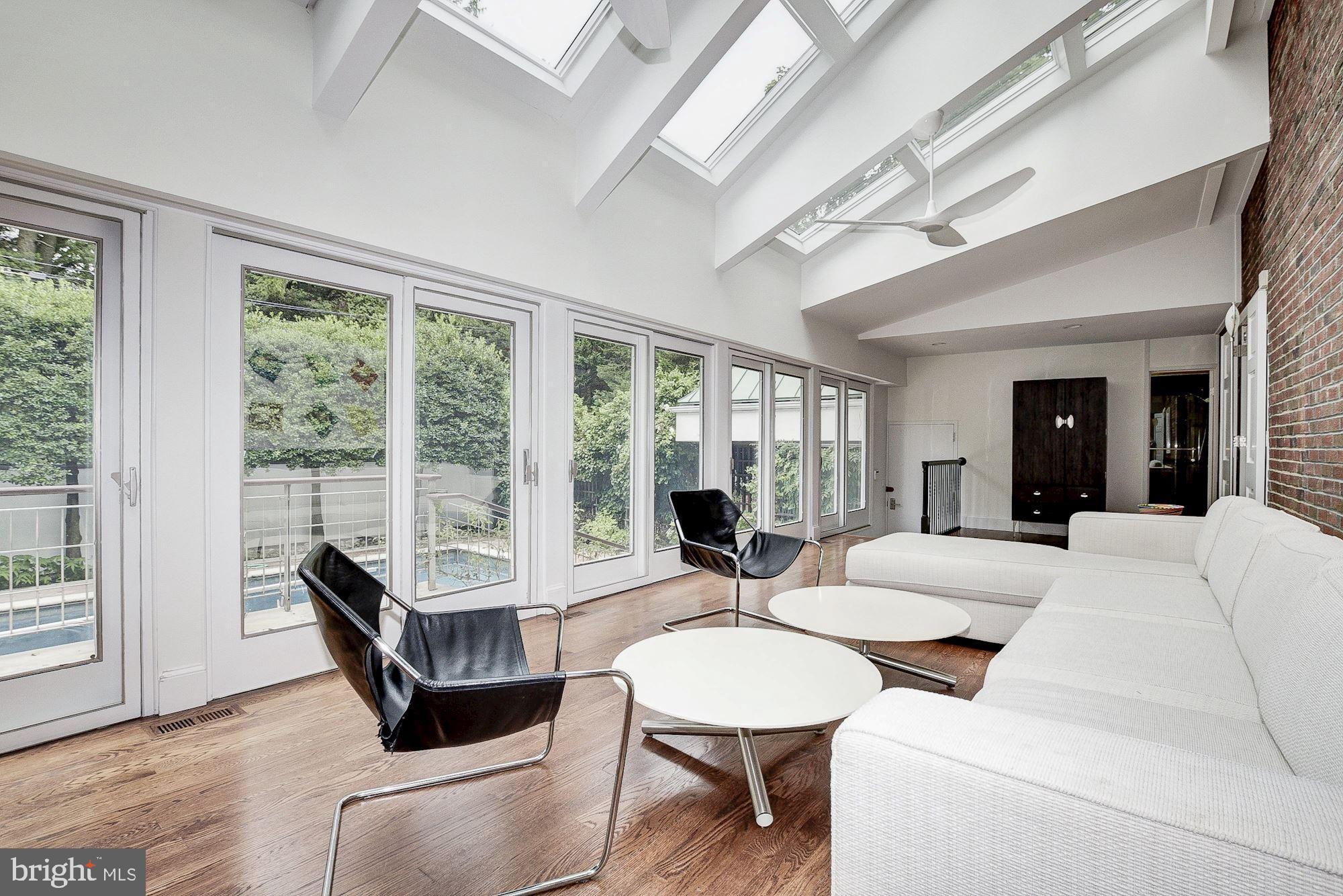 CLEVELAND PARK - Residential