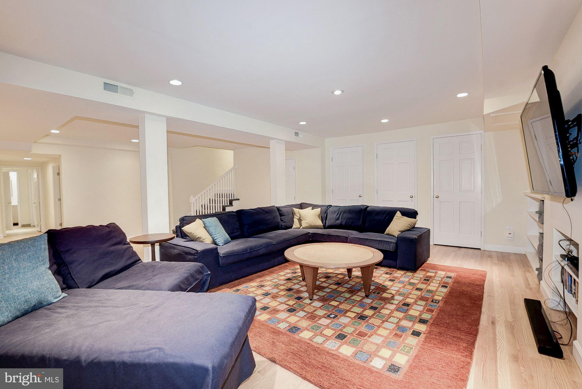 CLEVELAND PARK - Residential
