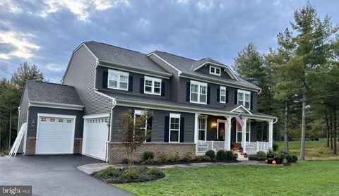 Photo of 3375 Greenwood Farm Drive, HAYMARKET, VA 20169 (MLS # VAPW2120678)