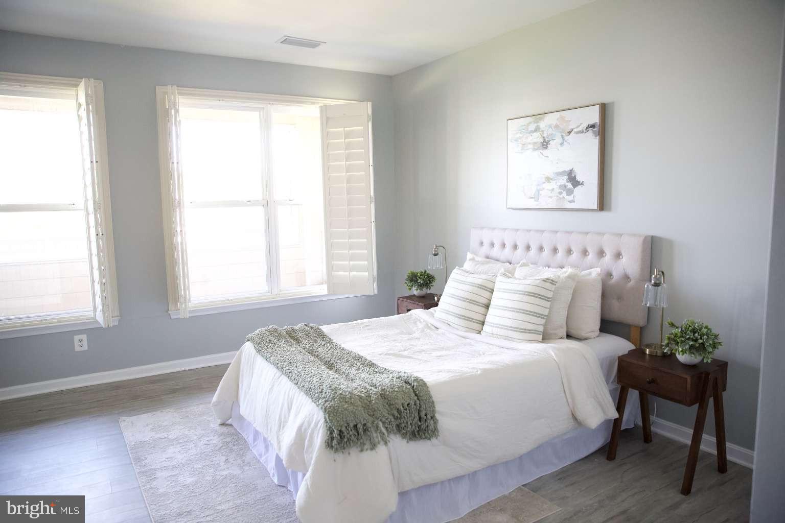 OYSTER BAY CONDOMINIUMS - Residential