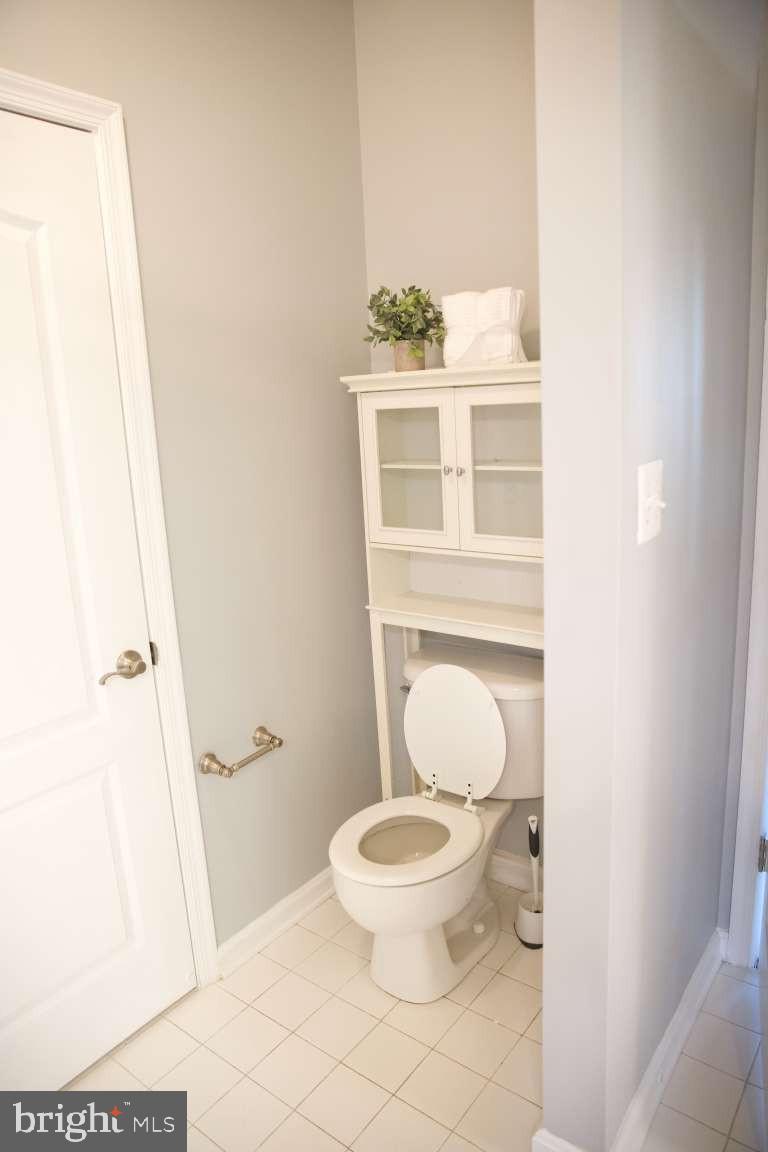 OYSTER BAY CONDOMINIUMS - Residential