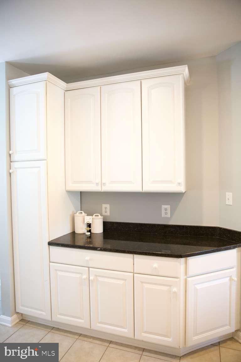 OYSTER BAY CONDOMINIUMS - Residential