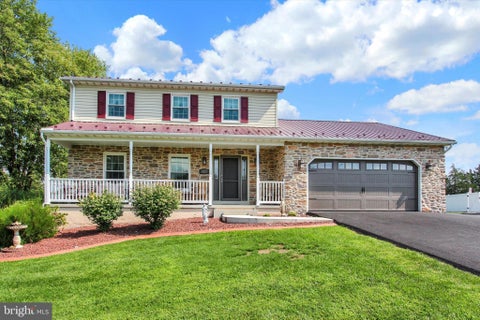 Photo of 827 Hancock Drive, GETTYSBURG, PA 17325 (MLS # PAAD2025456)